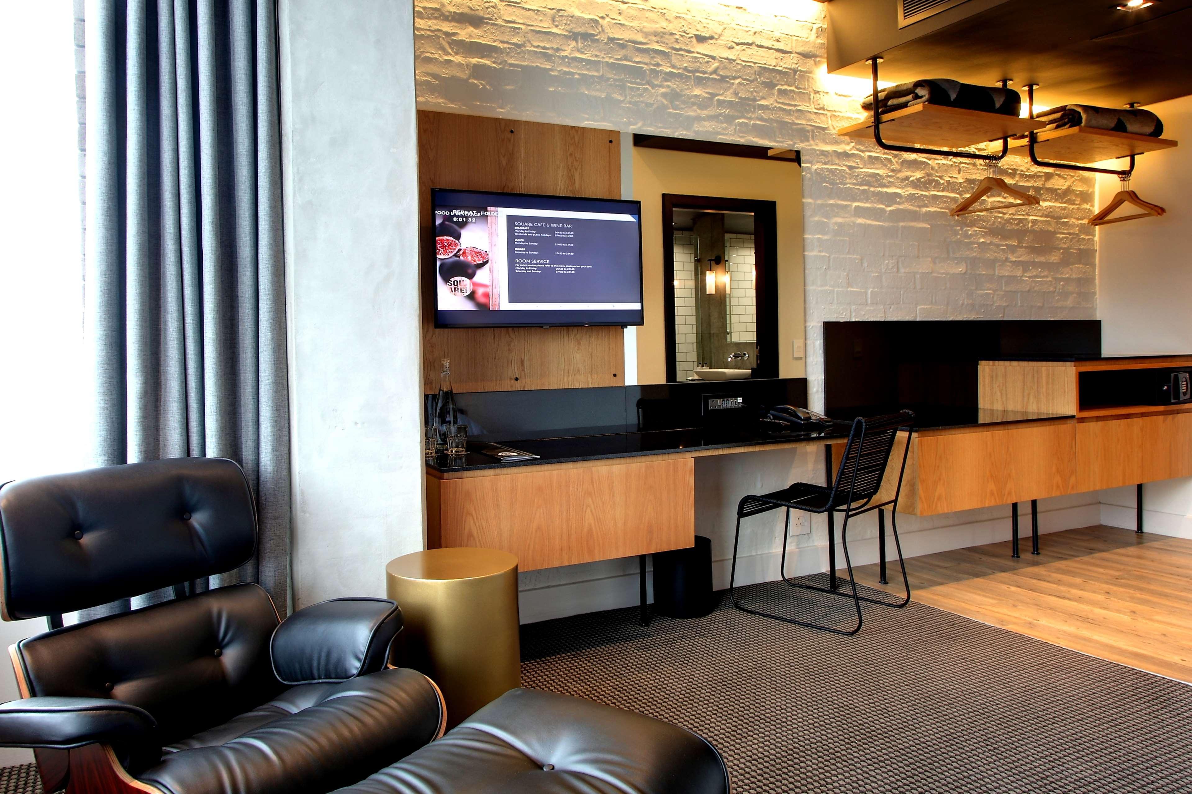 Century City Hotel Urban Square Кейптаун Екстериор снимка