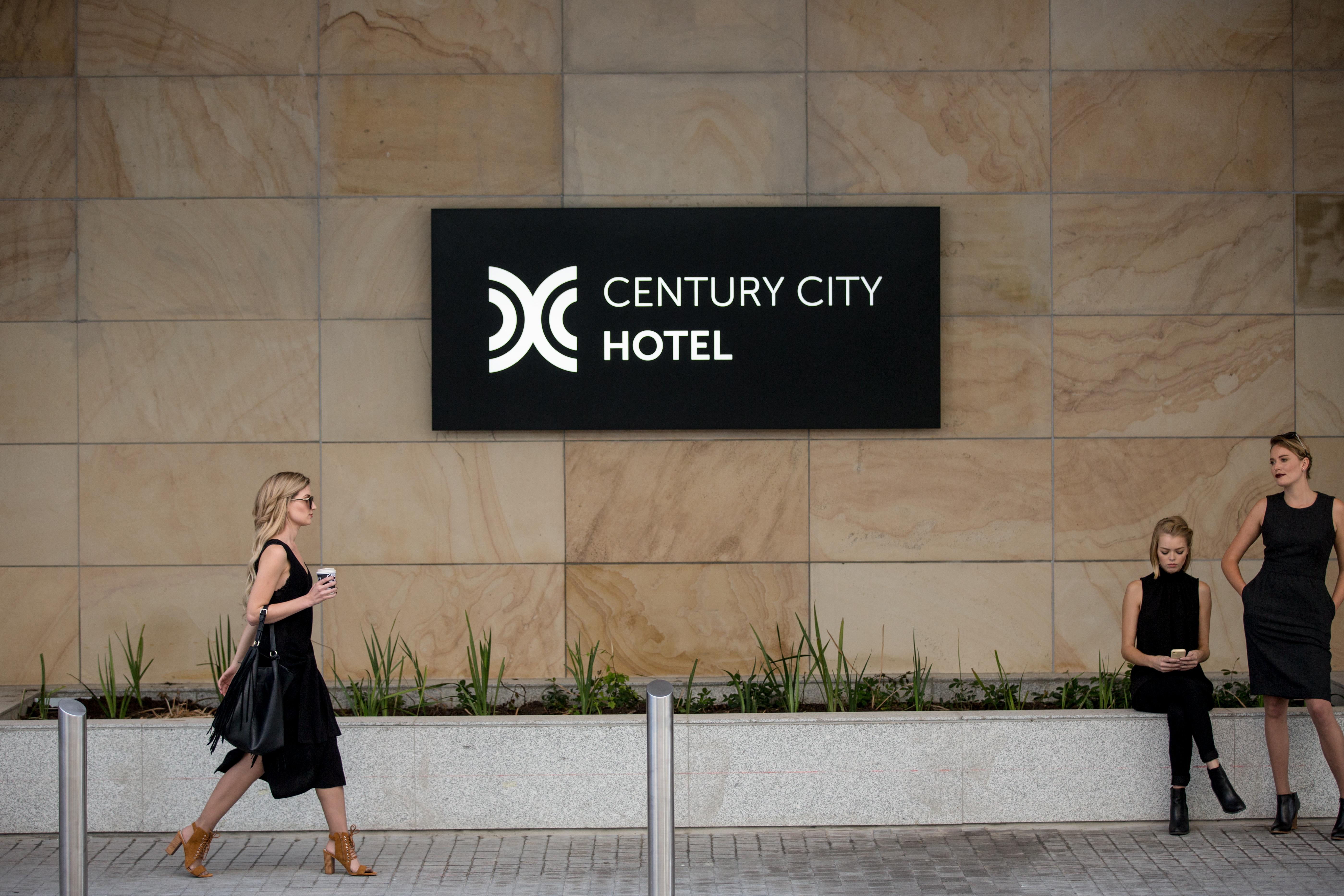 Century City Hotel Urban Square Кейптаун Екстериор снимка
