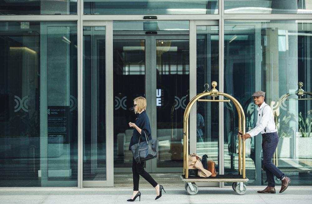 Century City Hotel Urban Square Кейптаун Екстериор снимка